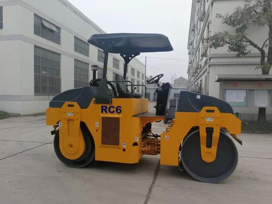 De gearticuleerde Rol 6000kg Mini Road Roller van de Kader Trillende Enige Trommel