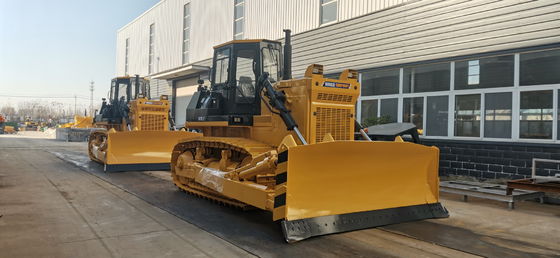 23500 kg rupsladerbulldozer met 38 rupsplaten aan elk zijblad Blad van 6,4 cbm