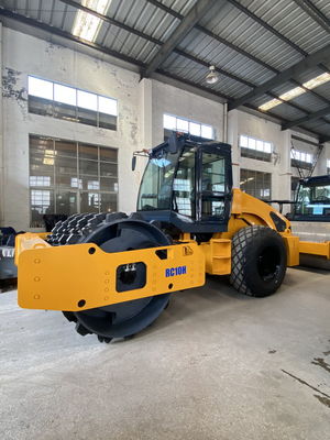 10000 kg trillingsroller voor de bouw en het onderhoud van wegen