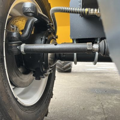 WEA-merk WEA08H landbouwtractor voor palmolieplantages in Peru met stuur aan de voorwiel